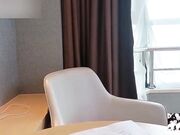 性感酒店服务员被前男友撞见真情流露