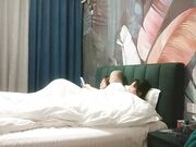 良家玩换妻大床房互相品尝对方的老婆精彩香艳