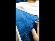 小哥出差晚上去洗脚城放松 没想到进来的妹子太清纯漂亮了 摸着丝袜美腿人也忍不住