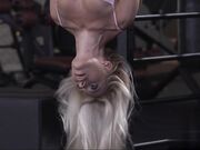 高挑气质御姐来健身房锻炼，这样的销魂姿势情欲立马狂涨肉棒硬邦邦掏出来享受吸允，猛力抽送啪啪撞击输出