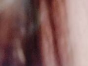 年轻的小老板娘又在店里发骚 吧台内漏出骚逼诱惑狼友