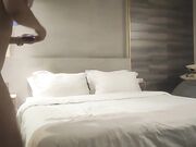 精品美人妻，找寻母爱的感觉，暴插白臀，这姿势真养眼