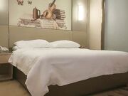 返场极品空姐 长腿翘臀肤白如玉 清纯脸庞裸体相见 小马哥发挥超常