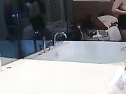 绝对的大奶主播大奶摇灬莎啦啦浴缸里搔首弄姿大力揉奶插穴很是淫荡