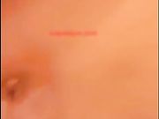 美女主播故意弄坏震动棒打电话让快递员上门退货然后色诱快递哥啪啪太有才了对白精彩