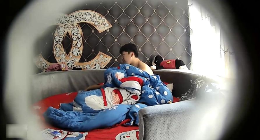 精品酒店偷拍清纯漂亮美女被男友舔逼到高潮欲仙欲死,够激烈!