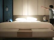 网红外围妹子腰细胸大长腿抬起双腿猛操