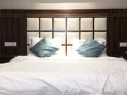 童颜巨乳大奶妹帮男爵手撸口舔玩弄风骚