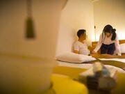 勃起 按摩女 出差熟女按摩师被说出轨率高3