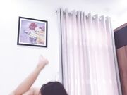 露脸风骚人妻蹂躏小哥 全程露脸骑在小哥脖子上掰着逼给她舔1