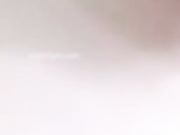 颜值不错的美女趁夜里没有人在集体宿舍的澡堂里直播洗澡逼逼粉嫩粉嫩的