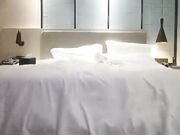 胸前纹身萌妹子啪啪 镜头前特写口交上位骑坐大屌抽插1