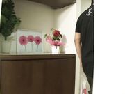 她在达到高潮时 因大量失禁而感到尴尬2