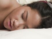 欲火中烧的阿罗娜·布鲁姆不想学习