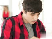 熟女米莉 摩根告诉继子 每次铃响 就有天使被内射