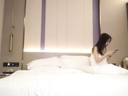 嗲嗲美乳甜美白衣妹子啪啪 舌吻调情摸逼洗完澡口交骑坐后入猛操