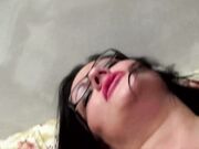 帕梅拉被粗暴地操了她的屁股和阴部