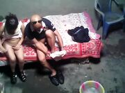 棚户区站街女暗拍装逼嫖客大半夜还要戴个墨镜看他逼舔得爽啊