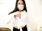 重金自购花椒直播主播娜妮子私拍 这妞颜值高奶不小 情趣内衣露脸表情很诱惑