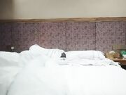 小老弟探花约的清纯学妹 调情就是手抠骚逼吃耳朵 让小学妹口交弯钩大鸡巴