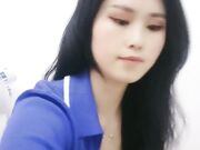 爆乳极品骚御姐 浴室洗澡搓奶 炮友迫不及待想干 埋头吸吮吃屌 跪在椅子后入