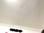 白皙红唇御姐范女神 特写少毛逼逼细节手指抠穴第一视角大黑牛刺激私处