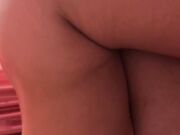 逼逼粉嫩淫骚的美女研究生校友会上再次碰到曾经的初恋男友后被带到出租屋体验