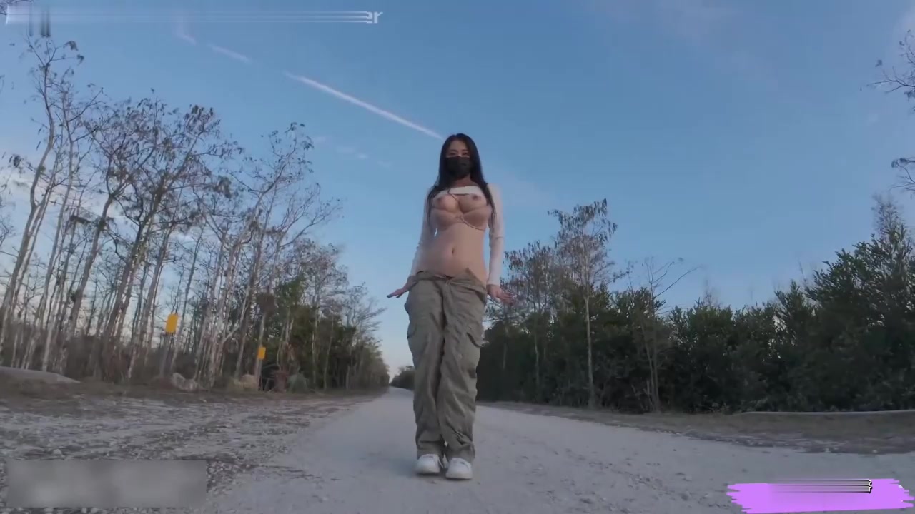 户外刺激野战，回到酒店又干到高潮好几次