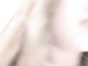 性瘾大的瑞雯露脸直播自己玩就是不如被干爽 先把小哥哥的鸡巴舔起来然后直接插入