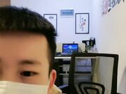 办公室小骚骚勾搭大鸡巴同事小伙 全程露脸口交大鸡巴让小哥玩奶子