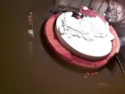 精品酒店大圆床偷拍中年事业男和少妇开房偷情搞完抽口烟