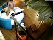 肚腩胖哥与马尾辫苗条妹子开房啪啪白嫩小美女很主动很骚浪贱呻吟声特别大干了好几炮