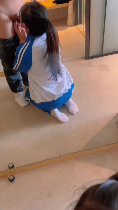 娇喘让人忍不住想掰开小穴狠狠插入