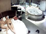 漂亮白嫩气质美女身材性感与男友开房啪啪啪俩人吸根烟开始干活