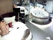 漂亮白嫩气质美女身材性感与男友开房啪啪啪俩人吸根烟开始干活