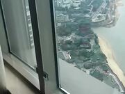 蒙眼的骚货开始先吃我的JB后面再找一个一起吃