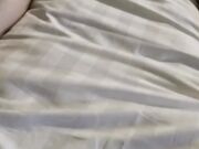 高跟骚货人妻母狗 约炮大学生小学弟 老公在一边拍摄 被小弟弟抬起黑丝美腿甜小穴