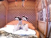 偷拍情趣酒店 清纯学生妹和男友开房 年轻人就该这么玩 让妹子吊起来先当个秋千