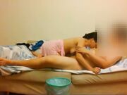 大肚腩马大哥美容院找个良家兼职小姐回家啪啪傻发干到床上