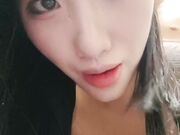 ❤❤光头大叔最近约的小姐姐3，_掏出奶子又吸又捏，扣穴舔骚逼，搞的妹妹好想要，骑上来自己动