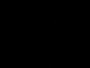 用双手时而温柔时而激烈地给她缓慢而缓慢的手交