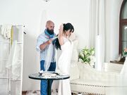 表妹穿上新衣服 骚气十足