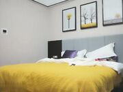 齐逼短裤颜值不错苗条妹子 骑在身上调情69口交侧入猛操 呻吟娇喘非常诱人