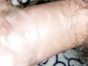 漏着奶子坐在后面揉捏 回到家就吃鸡巴搞硬了直接插 草的好暴力内射骚穴