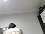 重磅原创自拍家中乱伦 小哥强上刚成年高中小表妹对白有趣