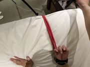 我拍了一张美丽的 JD 粉红色阴道的照片 用吸盘挑逗和挠痒痒 然后把它翻过来