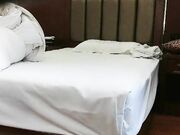 新人酒店偷拍设备好隐蔽 漂亮小姐姐白皙美臀正对 啪啪插入太紧了