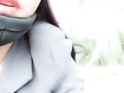 渣女来袭户外勾搭农民工大哥激情啪啪 漏奶漏逼大风衣 口交大鸡巴让大哥草了骚逼