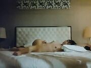 约了个短发少妇啪啪 撸硬开操上位骑乘边摸奶子 扶手侧入快速抽插大力猛操