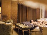 用口交将大量精液释放到我的嘴里后 我搬到了卧室3